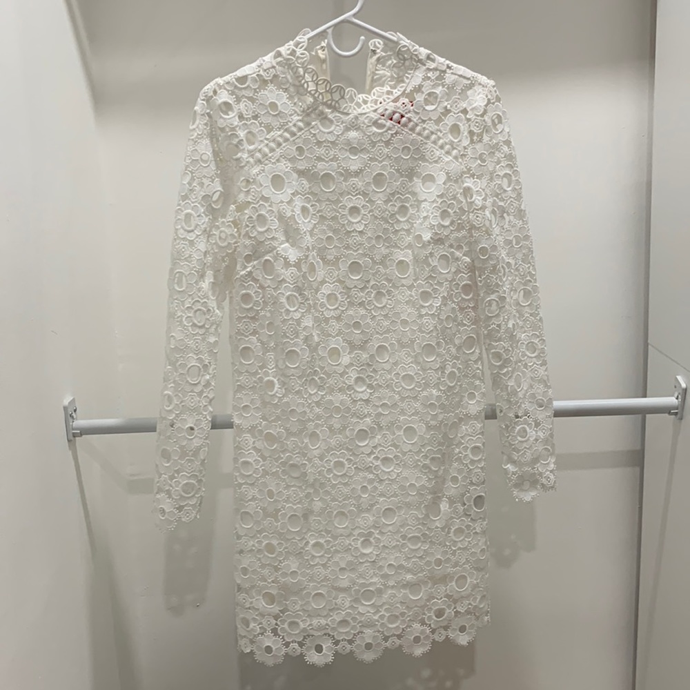 Monique Lhuiller, white, size 4 women’s dress, new and never worn